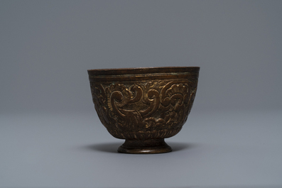 Cinq objets votives bouddhistes en bronze, Tibet et N&eacute;pal, 18/19&egrave;me