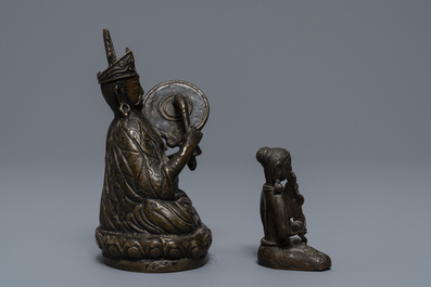 Cinq objets votives bouddhistes en bronze, Tibet et N&eacute;pal, 18/19&egrave;me