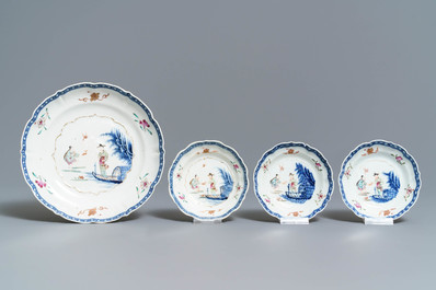 Vier Chinese famille rose koppen, drie schotels en een bord, Qianlong