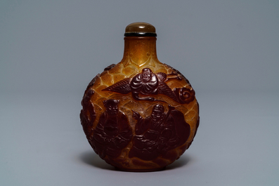 A Chinese table snuff flask with overlay glass design, 19th C.
