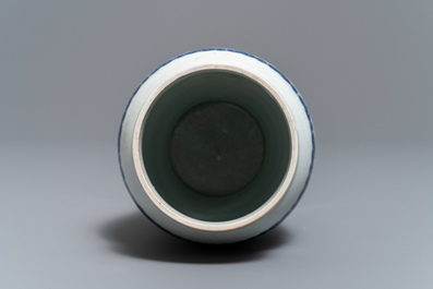 Een Chinese blauw-witte vaas met draken, Transitie periode