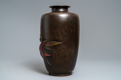 A large Japanese bronze vase with a koi, Meiji, 19th C.