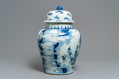 Een Chinese blauw-witte vaas met figuren in een landschap, Kangxi