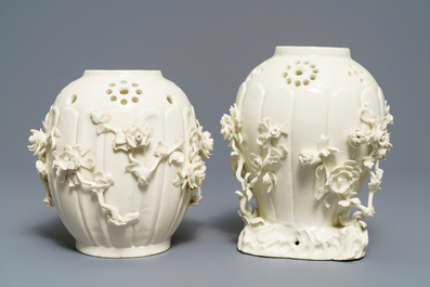 Deux pots-pourris en porcelaine p&acirc;te tendre de Saint-Cloud, France, 18&egrave;me