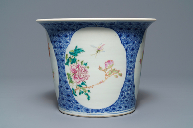 A Chinese famille rose floral jardini&egrave;re on stand, Guangxu mark, Republic, 20th C.