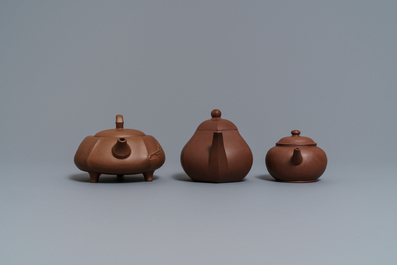 Six Chinese Yixing stoneware teapots, 19/20th C.