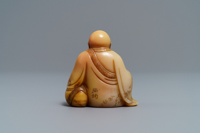 A Chinese signed and inscribed Shoushan soapstone figure of Buddha, 19th C.