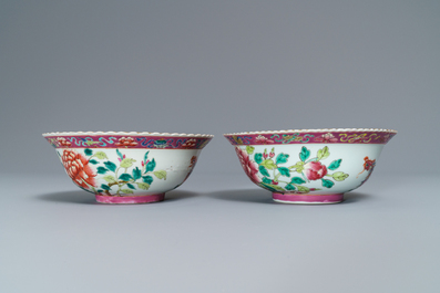 A pair of Chinese Straits or Peranakan market famille rose bowls with phoenixes, 19th C.