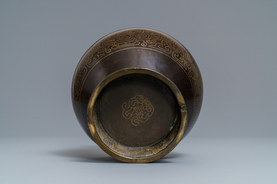 A Chinese inlaid bronze 'hu' vase, 19th C.