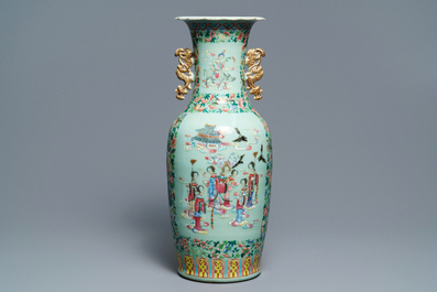 Un vase en porcelaine de Chine qianjiang cai et famille rose sur fond c&eacute;ladon, 19&egrave;me