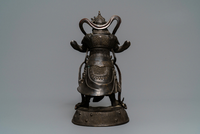 Une figure de Weituo en bronze laqu&eacute; et dor&eacute;, Chine, Ming