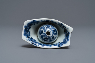 Een Chinese blauw-witte &lsquo;Hansje in de kelder&rsquo; kop, Transitie periode