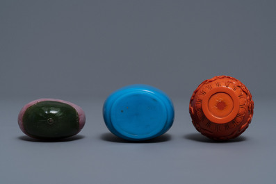 Three fine Chinese glass snuff bottles, one with Qianlong mark, 18/19th C.