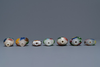 Seven Chinese multi-colour overlay glass snuff bottles, 19/20th C.