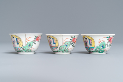 Une th&eacute;i&egrave;re, six soucoupes et trois tasses en porcelaine de Chine famille rose, Yongzheng/Qianlong