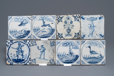 Une collection de 54 carreaux en fa&iuml;ence de Delft bleu et blanc et mangan&egrave;se, 17/18&egrave;me