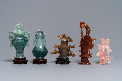 Twelve Chinese hardstone sculptures and a plaque mounted in a wooden table screen, 19/20th C.