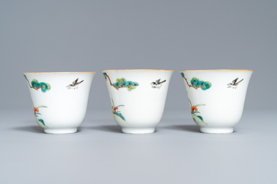 Trois tasses et soucoupes en porcelaine de Chine, marque et &eacute;poque de Tongzhi