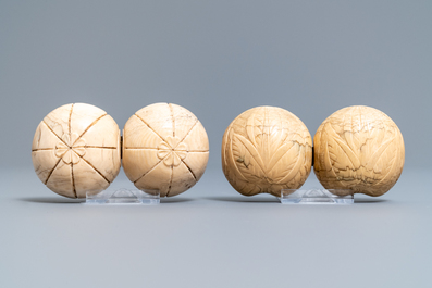 Deux diptyques en forme de boule en ivoire sculpt&eacute;, Dieppe, France, 18/19&egrave;me