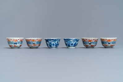 Een collectie Chinees blauw-wit, famille rose en Imari-stijl porselein, Kangxi/Qianlong