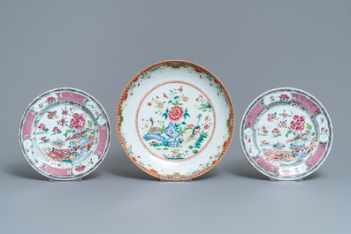 Sept assiettes en porcelaine de Chine famille rose et rouge de fer, Yongzheng/Qianlong