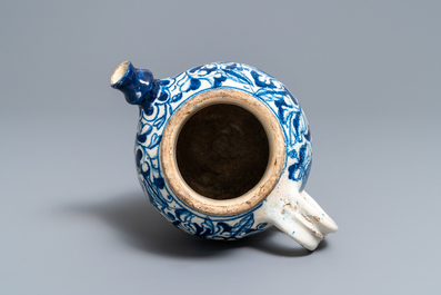 A blue and white Antwerp maiolica wet drug jar, 2nd half 16th C.