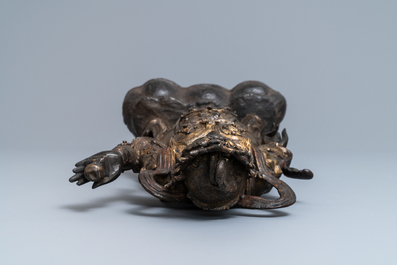 Une figure de Weituo en bronze laqu&eacute; et dor&eacute;, Chine, Ming