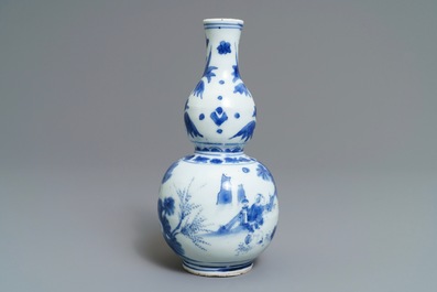 Een Chinese blauw-witte kalebasvaas met de kalligraaf Wang Xizhi, Transitie periode