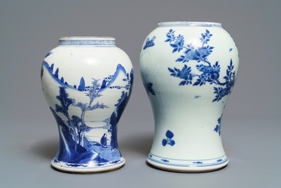 Twee Chinese blauw-witte vazen met een landschap en met vogels bij bloesems, Kangxi