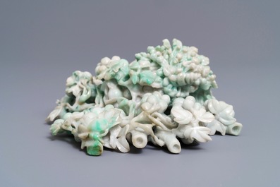 A Chinese jadeite carving of two cats among grapes and flowers, 20th C.