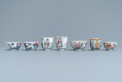 Une collection de tasses et soucoupes en porcelaine de Chine famille rose, Yongzheng/Qianlong