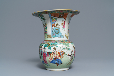 A large Chinese famille rose 'zhadou' spittoon, 19th C.