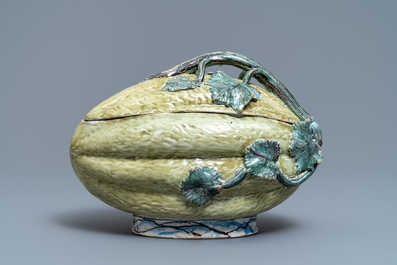 A polychrome Dutch Delft squash tureen and cover, 18th C.