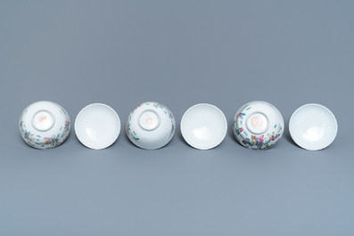 Six bols couverts sur supports en porcelaine de Chine famille rose, 19&egrave;me