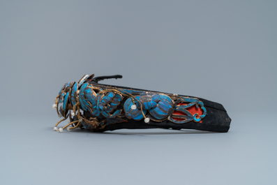 A Chinese kingfisher feather tiara and 13 hairpins, 19/20th C.