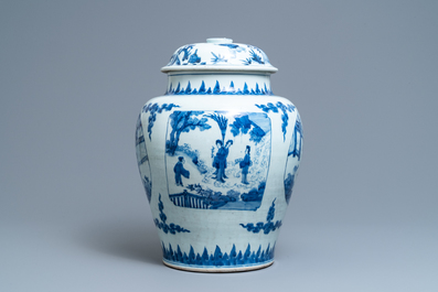 Een Chinese blauw-witte dekselvaas met figuren in cartouches, Transitie periode