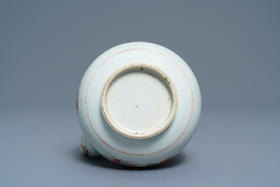 Un kendi en porcelaine de Chine surd&eacute;cor&eacute; aux Pays-Bas dans le style Kakiemon, Qianlong
