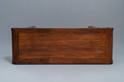 Une table basse de forme rectangulaire en bois incrust&eacute; de marbre aux coins arrondis, Chine, 19/20&egrave;me