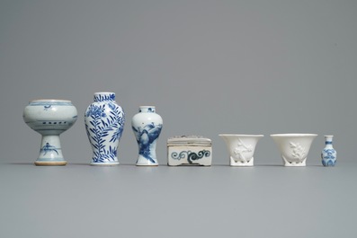 A varied collection of mostly blue and white Chinese porcelain, Ming and later