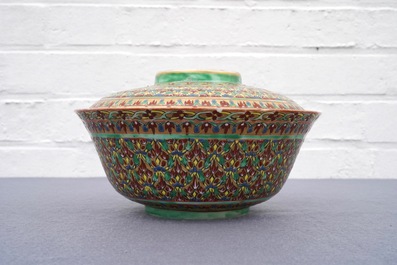 A large Chinese Thai market 'Bencharong' bowl and cover, 19th C.
