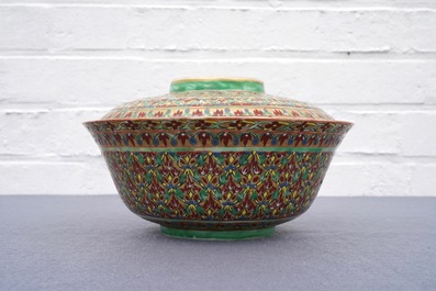 A large Chinese Thai market 'Bencharong' bowl and cover, 19th C.