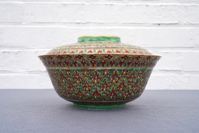 A large Chinese Thai market 'Bencharong' bowl and cover, 19th C.