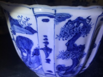 A Chinese blue and white kraak porcelain 'crow' cup, Wanli