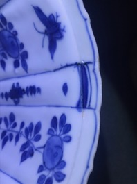 A Chinese blue and white kraak porcelain 'crow' cup, Wanli