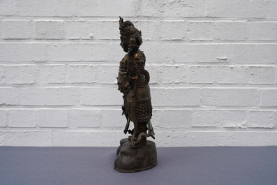 Une figure de Weituo en bronze laqu&eacute; et dor&eacute;, Chine, Ming