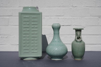 Drie Chinese monochrome celadon vazen, Yongzheng en Qianlong merken, 19/20e eeuw