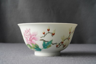 A Chinese famille rose bowl with floral design, Yongzheng mark, 19/20th C.