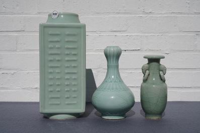 Drie Chinese monochrome celadon vazen, Yongzheng en Qianlong merken, 19/20e eeuw