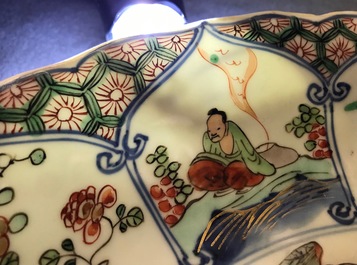 Un plat armori&eacute; de 'Flandres' en porcelaine de Chine famillle verte, Kangxi/Yongzheng