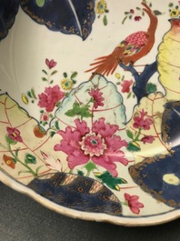 Neuf pi&egrave;ces en porcelaine de Chine famille rose &agrave; d&eacute;cor 'Feuille de tabac', Qianlong